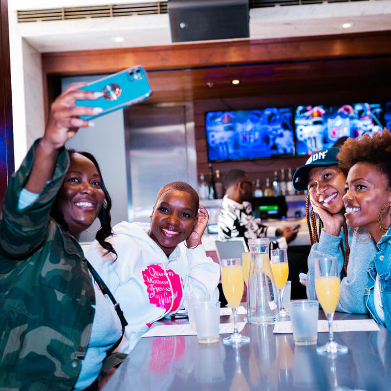 Group of Howard women posing for a group selfie