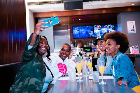 Group of Howard women posing for a group selfie